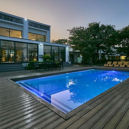 Travelodge Касане Екстериор снимка