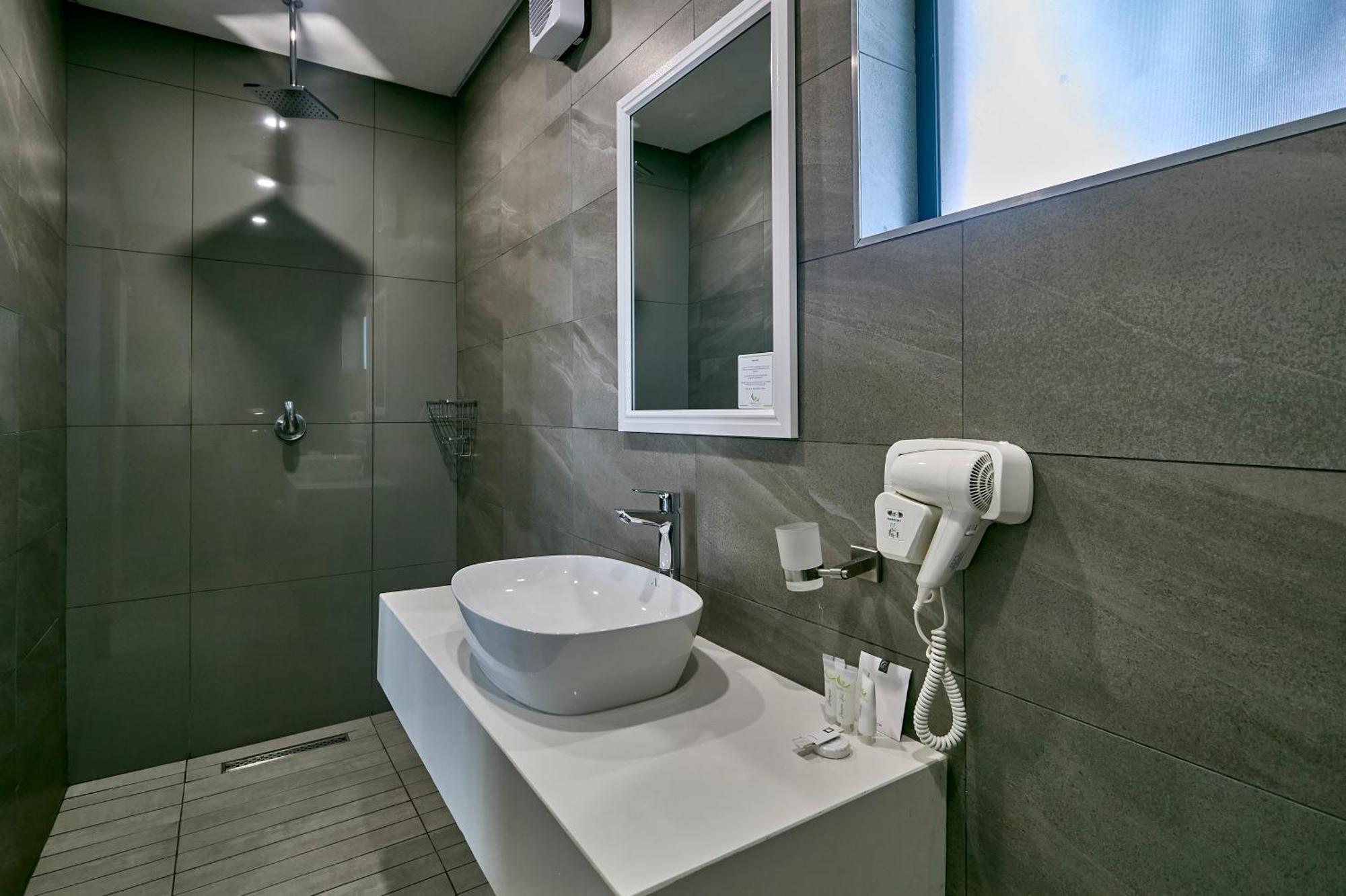 Travelodge Касане Екстериор снимка